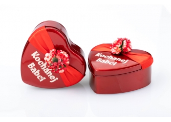 serce zapakowane na prezent